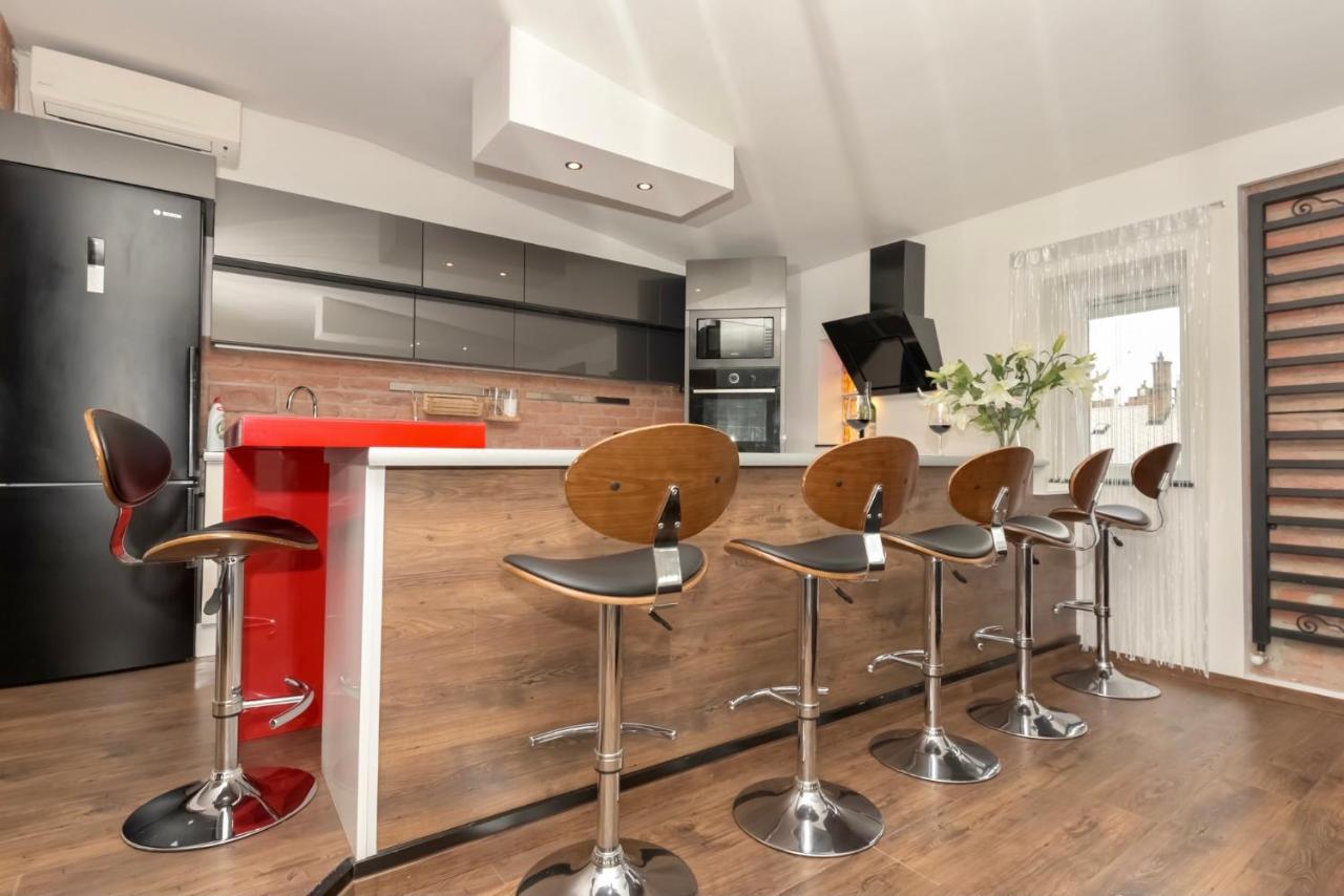 Nightingale Luxury Apartment Boedapest Buitenkant foto
