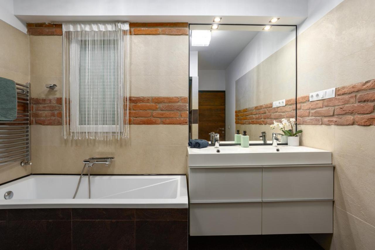 Nightingale Luxury Apartment Boedapest Buitenkant foto
