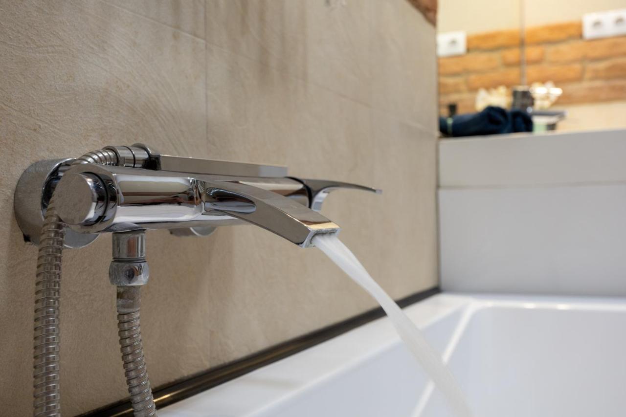 Nightingale Luxury Apartment Boedapest Buitenkant foto