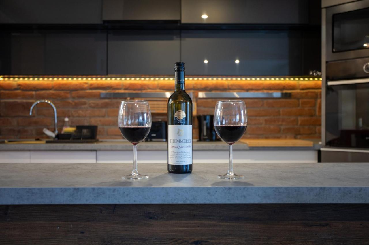 Nightingale Luxury Apartment Boedapest Buitenkant foto