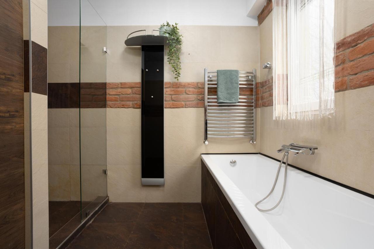 Nightingale Luxury Apartment Boedapest Buitenkant foto